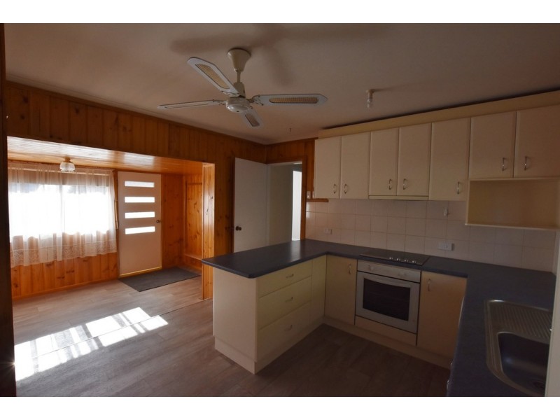 1/21 William Street, Newborough VIC 3825