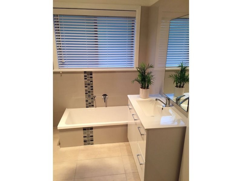 5 Mervyn Street, Moe VIC 3825