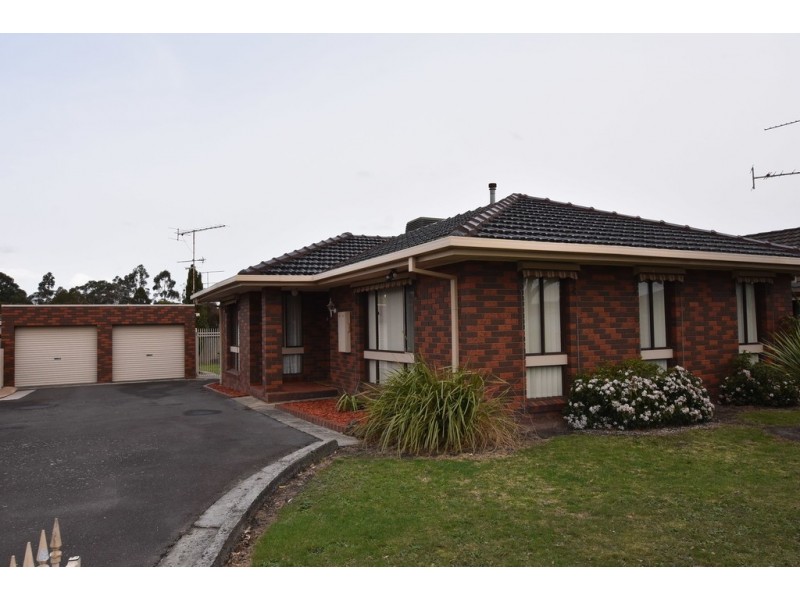 12 Jeeralang Avenue, Newborough VIC 3825