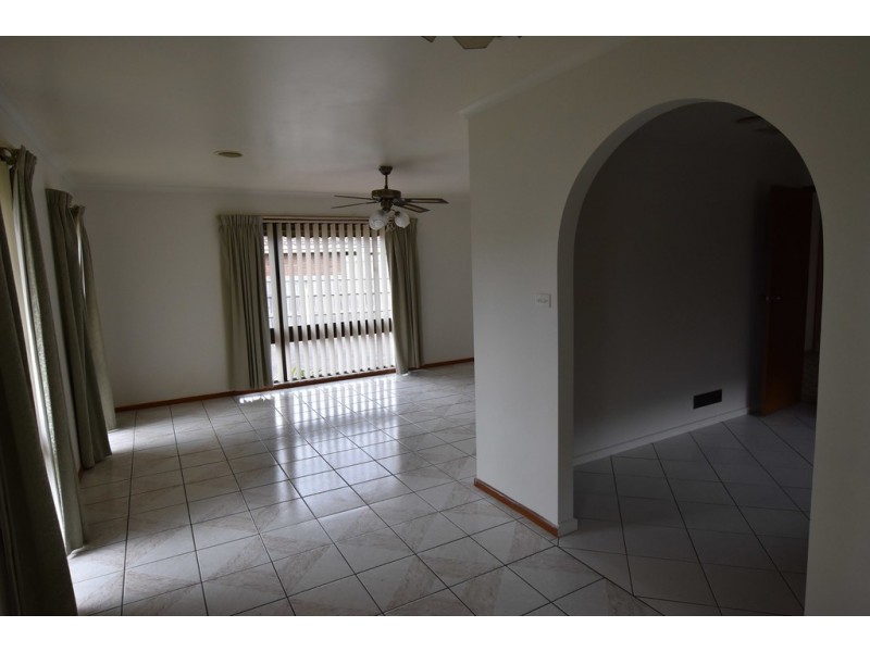 12 Jeeralang Avenue, Newborough VIC 3825