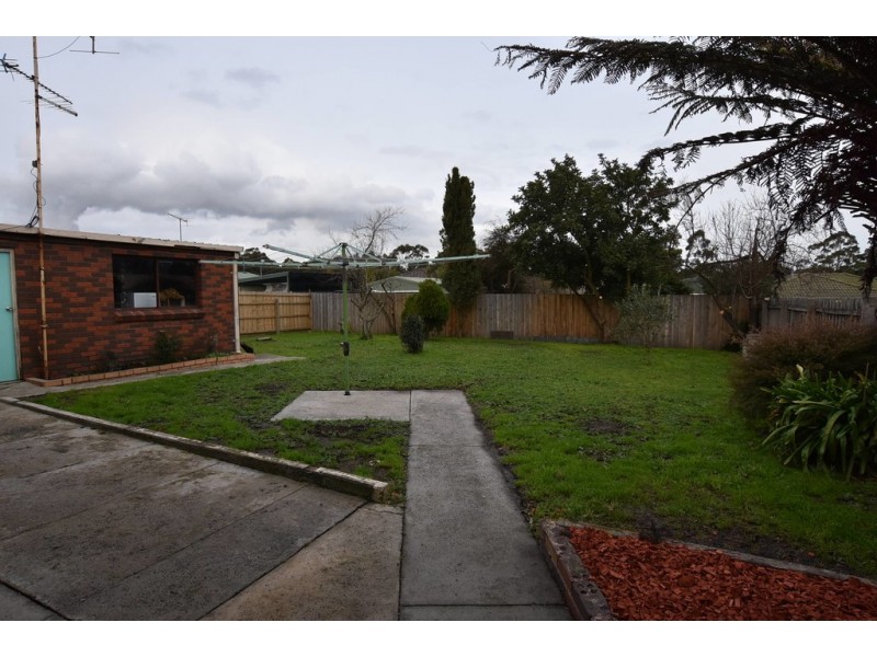 12 Jeeralang Avenue, Newborough VIC 3825