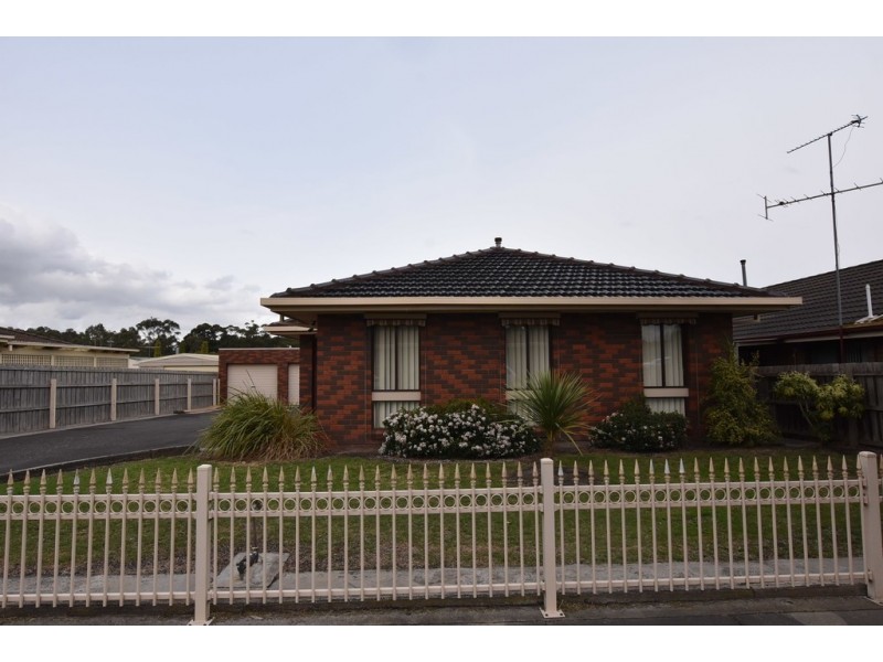 12 Jeeralang Avenue, Newborough VIC 3825