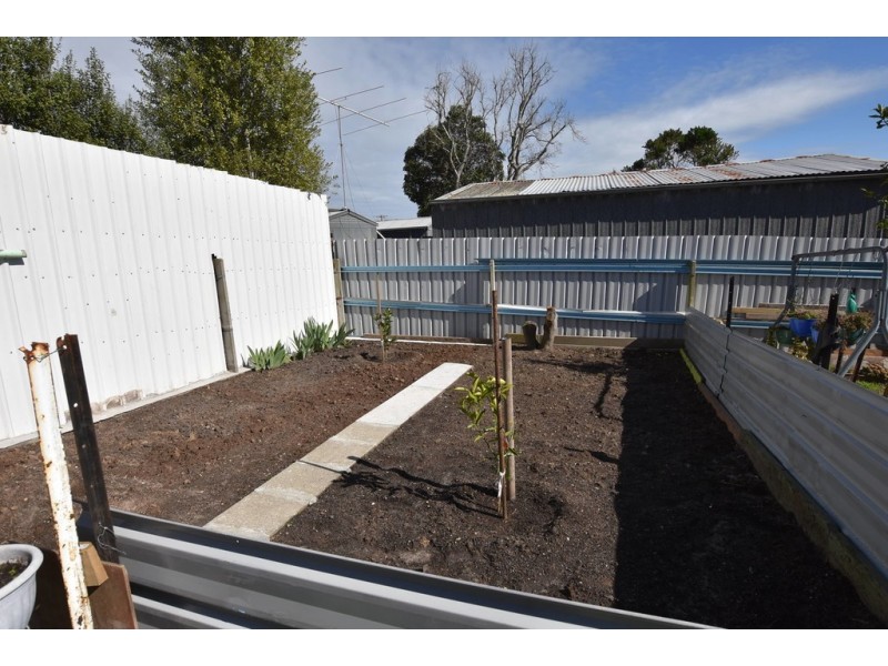 18 Canberra Street, Moe VIC 3825