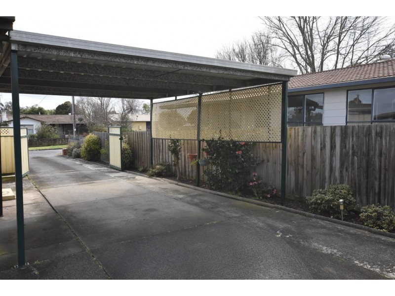 13 Belbrook Street, Newborough VIC 3825