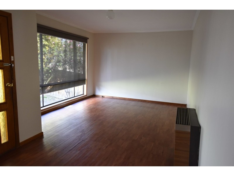 2 Windsor Avenue, Moe VIC 3825