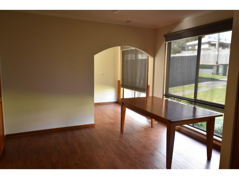 2 Windsor Avenue, Moe VIC 3825