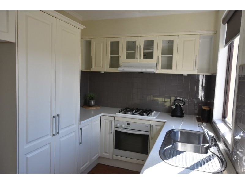 2 Windsor Avenue, Moe VIC 3825