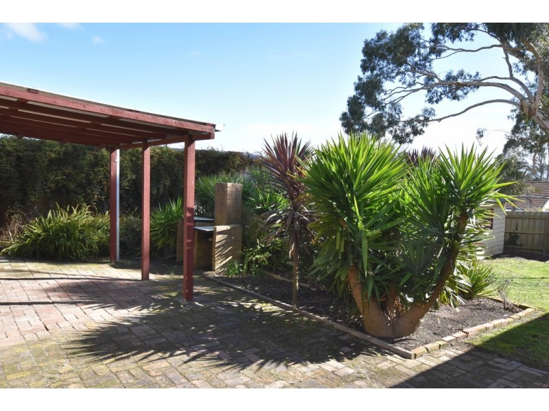 2 Windsor Avenue, Moe VIC 3825