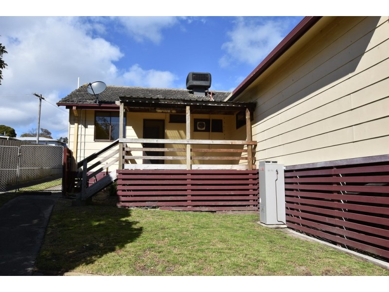 2 Windsor Avenue, Moe VIC 3825