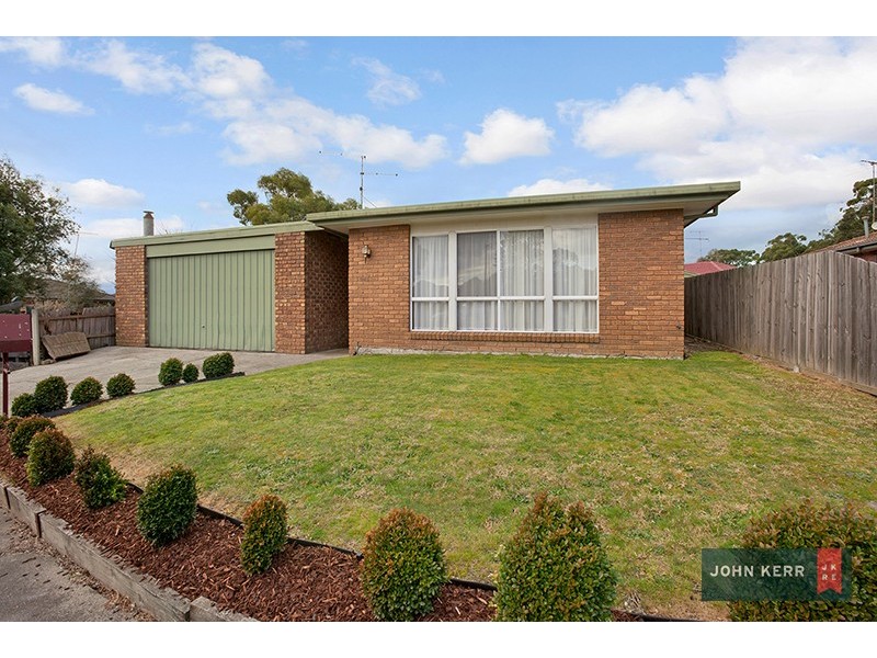 7 Phelps Court, Newborough VIC 3825