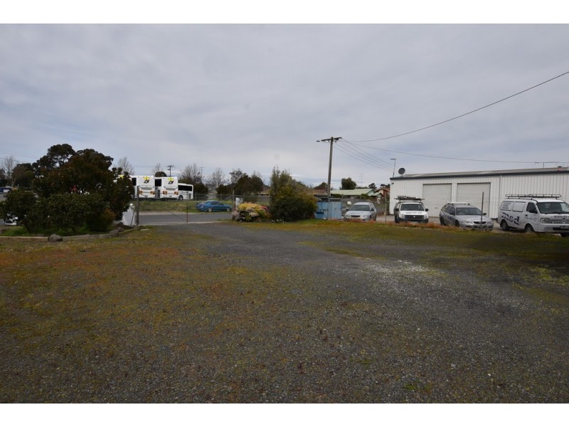 42 Saxtons Drive, Moe VIC 3825