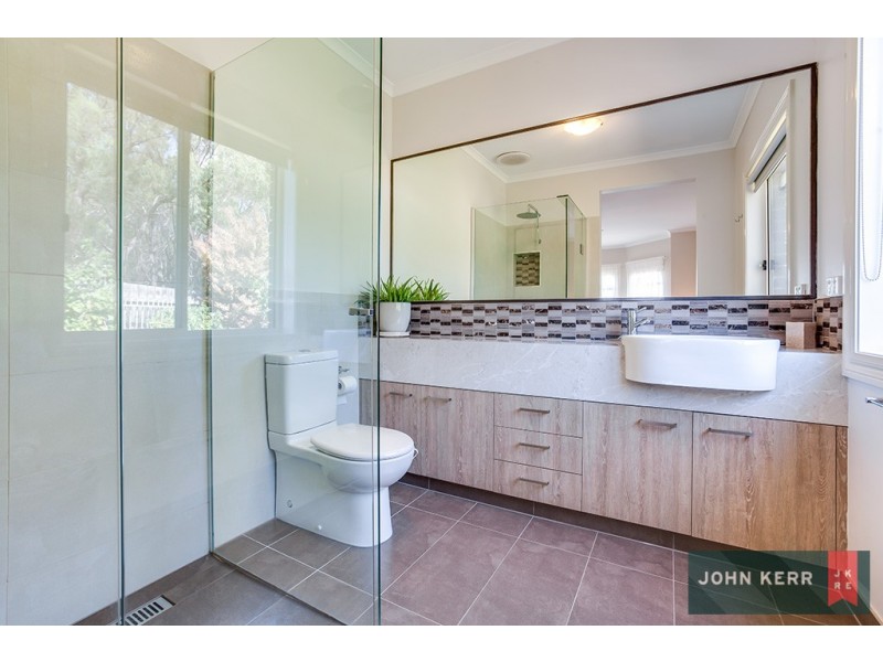 8 Norris Court, Newborough VIC 3825