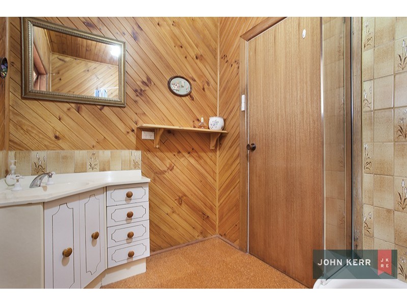 76 Hennessey Street, Moe VIC 3825