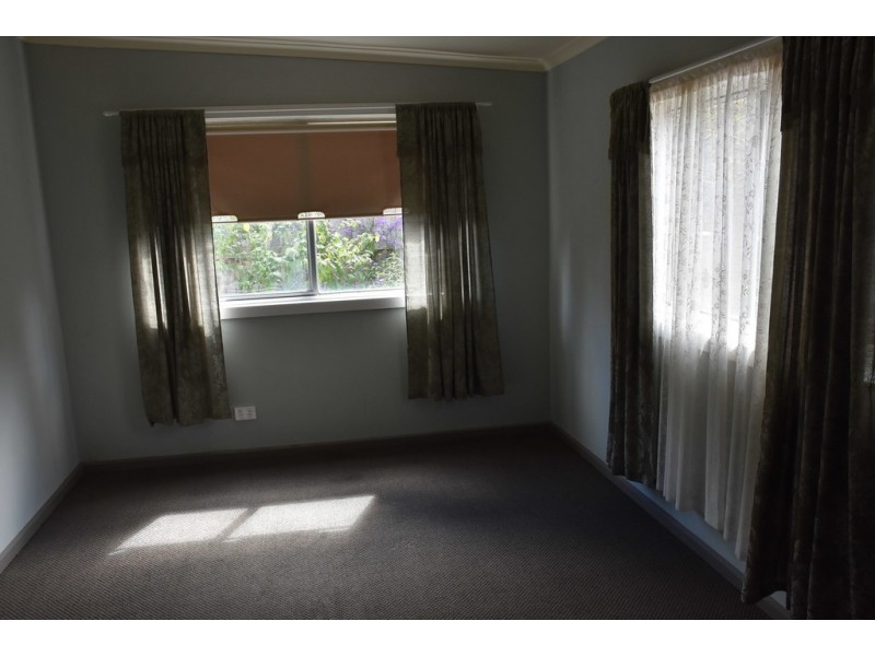 1 Bruce St, Moe VIC 3825