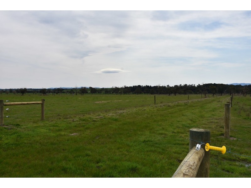 220 Waterloo Road, Moe VIC 3825