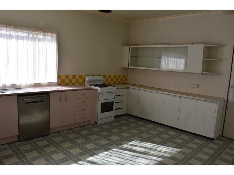 183 Service Road South, Moe VIC 3825