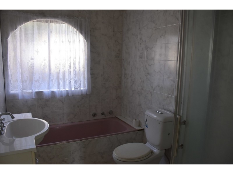 183 Service Road South, Moe VIC 3825