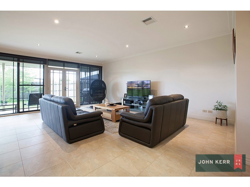 4 Falcon Court, Moe VIC 3825