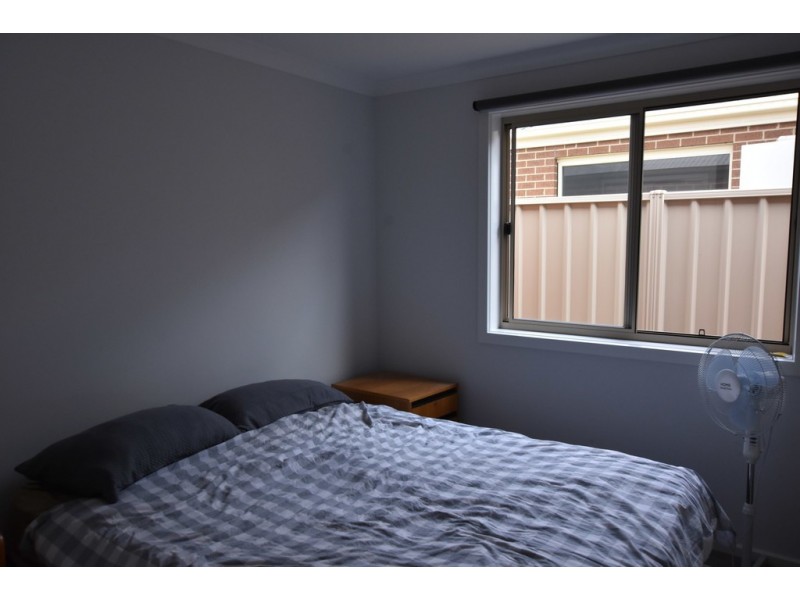 5 St Gwinear Views, Moe VIC 3825