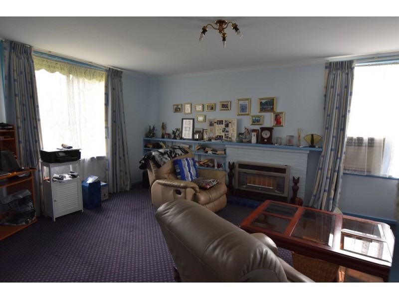 75 Western Avenue, Newborough VIC 3825