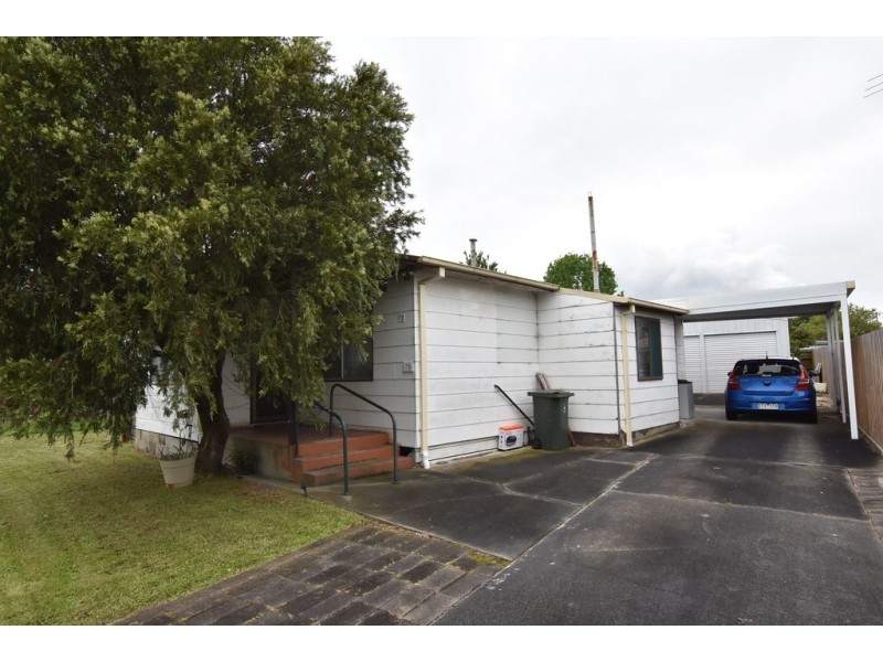 75 Western Avenue, Newborough VIC 3825