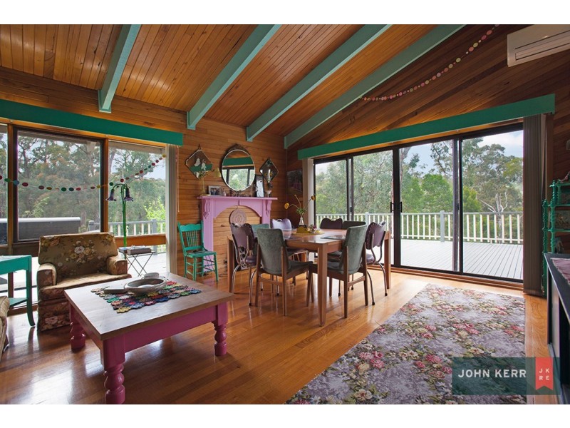 60 Pearces Track, Hernes Oak VIC 3825