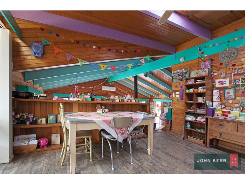 60 Pearces Track, Hernes Oak VIC 3825