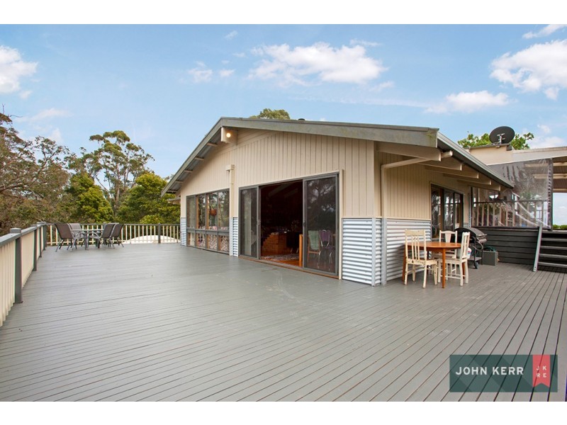 60 Pearces Track, Hernes Oak VIC 3825