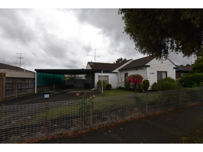 16 Trent Street, Newborough VIC 3825