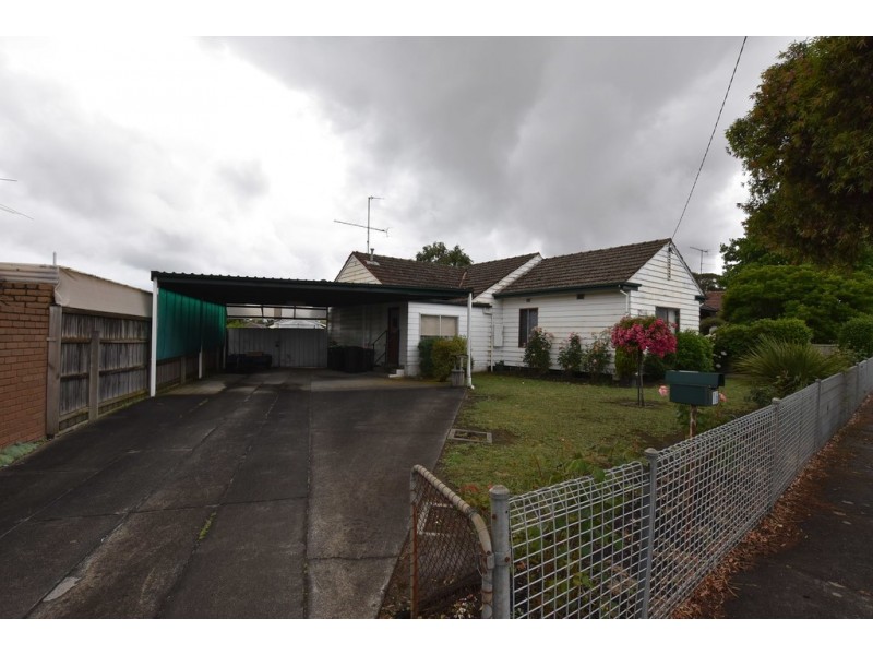 16 Trent Street, Newborough VIC 3825