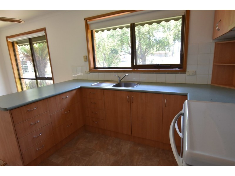 1/32 Mitchells Rd, Moe VIC 3825