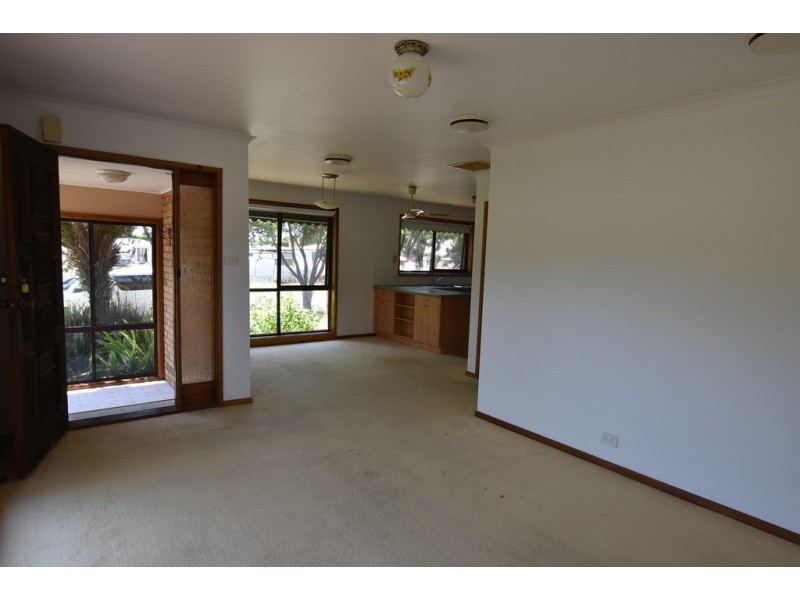 1/32 Mitchells Rd, Moe VIC 3825