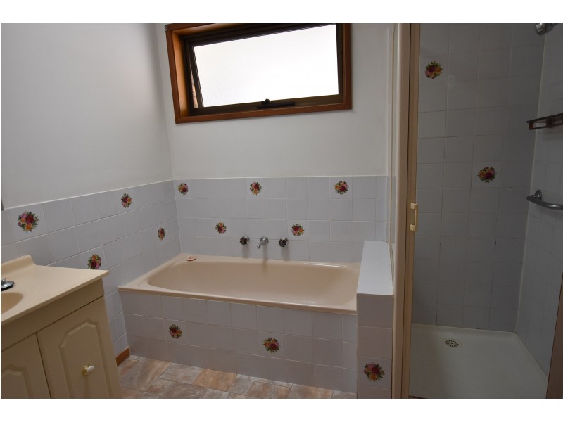 1/32 Mitchells Rd, Moe VIC 3825