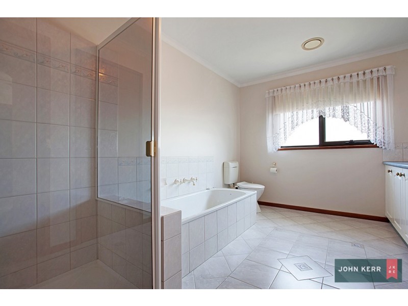 42 Ollerton Avenue, Newborough VIC 3825