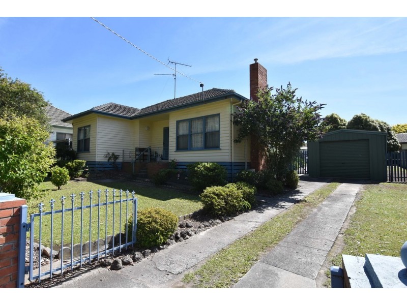 2 Halden Crescent, Moe VIC 3825