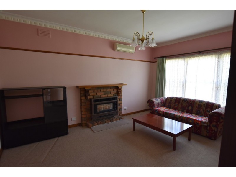 2 Halden Crescent, Moe VIC 3825