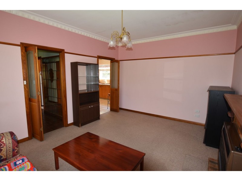 2 Halden Crescent, Moe VIC 3825