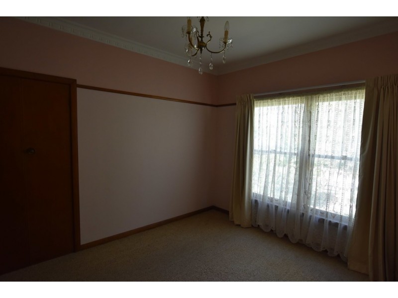 2 Halden Crescent, Moe VIC 3825