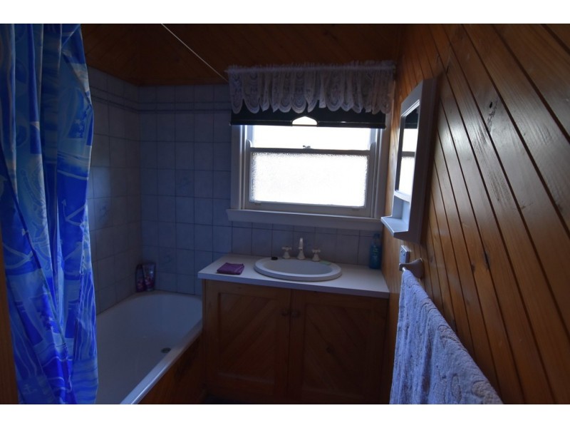 2 Halden Crescent, Moe VIC 3825