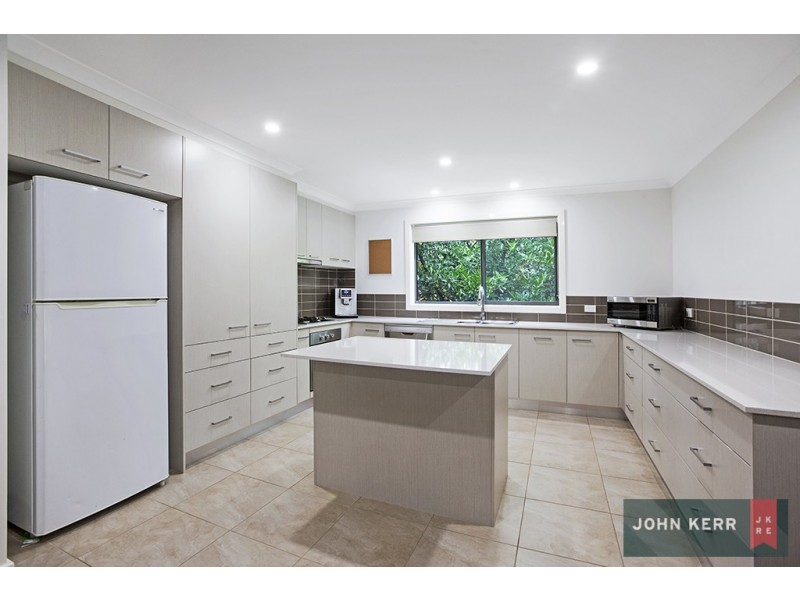 37 Smallburn Avenue, Newborough VIC 3825