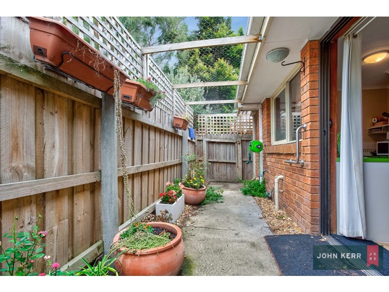 2/8 Hyland Street, Moe VIC 3825