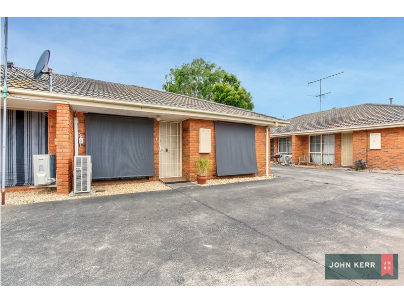 2/8 Hyland Street, Moe VIC 3825