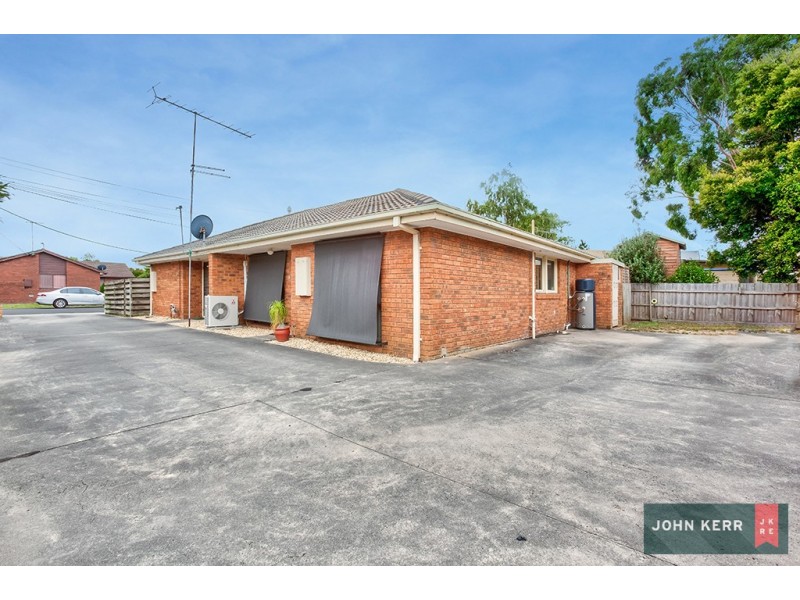 2/8 Hyland Street, Moe VIC 3825