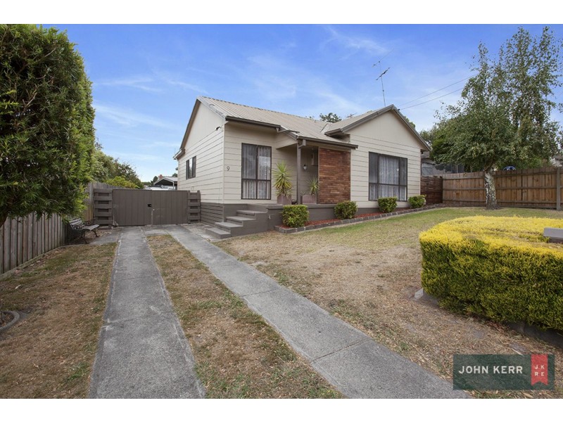 9 Staff Street, Moe VIC 3825