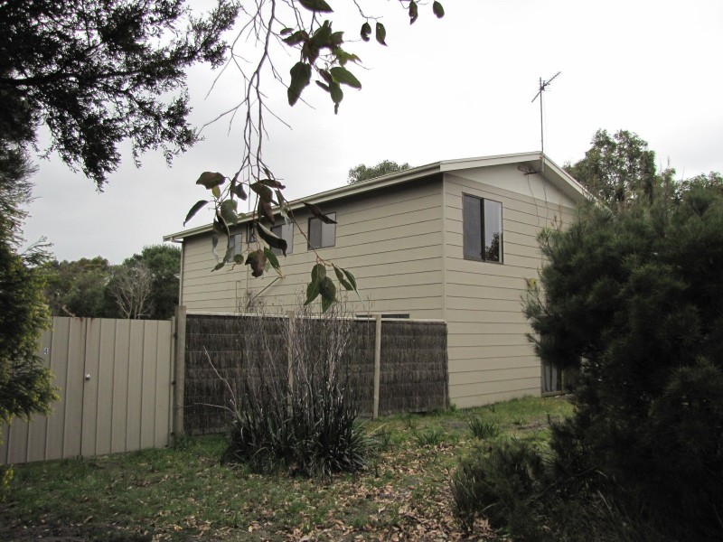 4 Roscrea Crescent, Walkerville VIC 3956