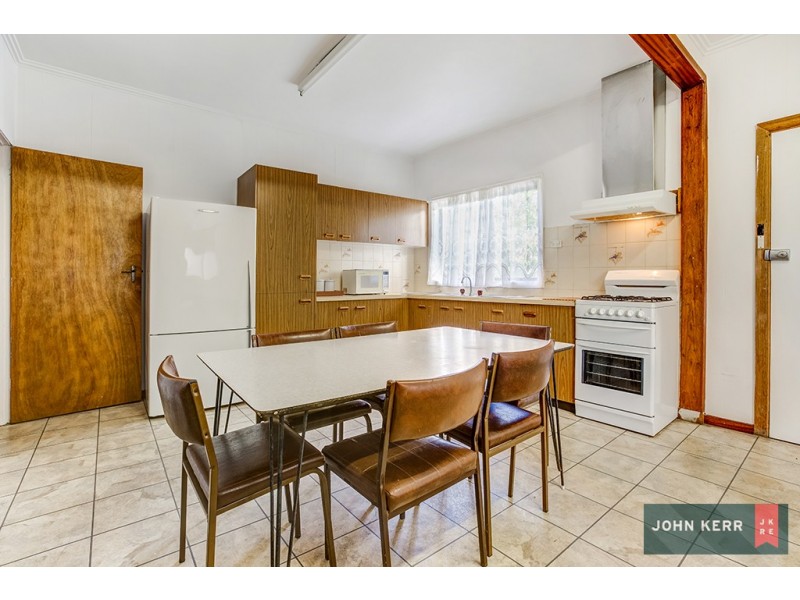 4 Ross Avenue, Moe VIC 3825