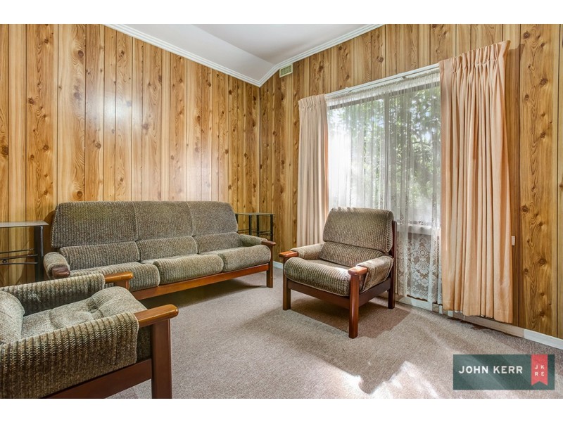 4 Ross Avenue, Moe VIC 3825