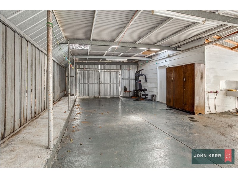 4 Ross Avenue, Moe VIC 3825