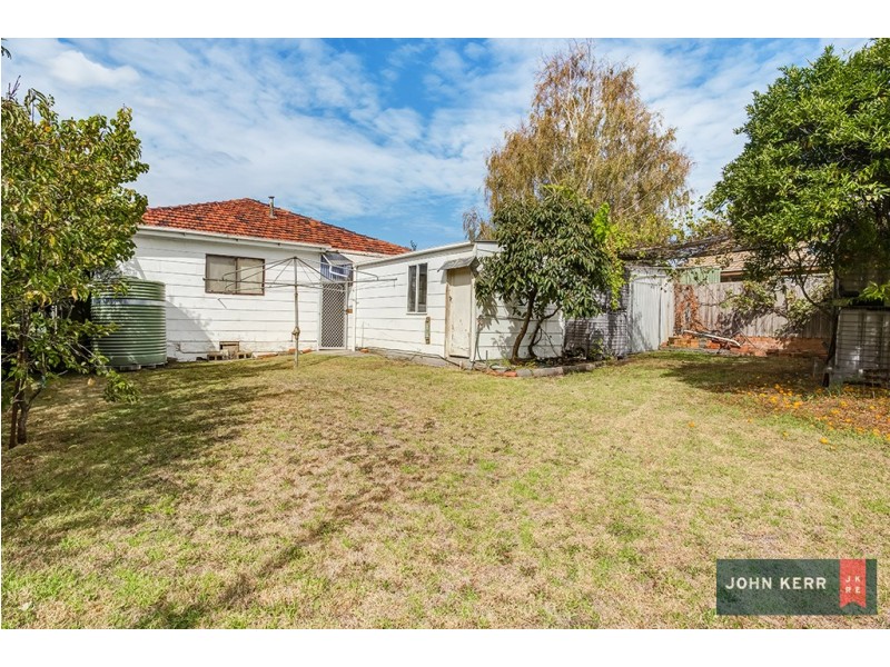 4 Ross Avenue, Moe VIC 3825