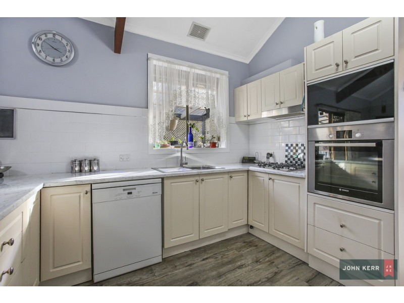 5 Smallburn Avenue, Newborough VIC 3825